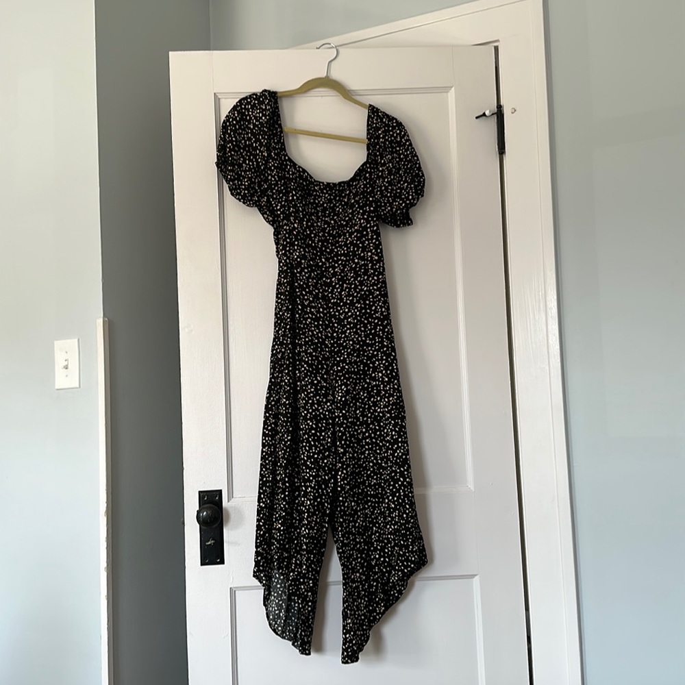 Medium miami brand jumpsuit. Black with cream speckles. Cuts off around shins.